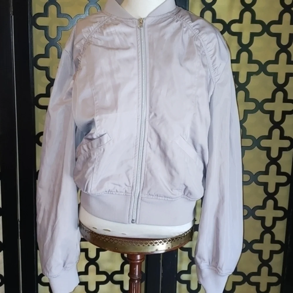 ZELLA  LAVENDER SATIN‎ BOMBER JACKET Size Small Pockets
